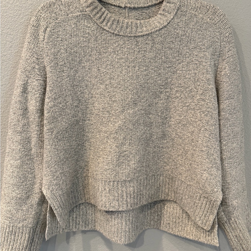 Abercrombie & Fitch Heather Light Gray Crewneck Sweater